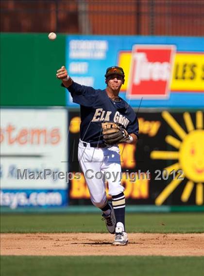 Thumbnail 2 in Elk Grove vs. Monte Vista photogallery.