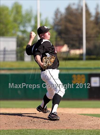 Thumbnail 1 in Elk Grove vs. Monte Vista photogallery.