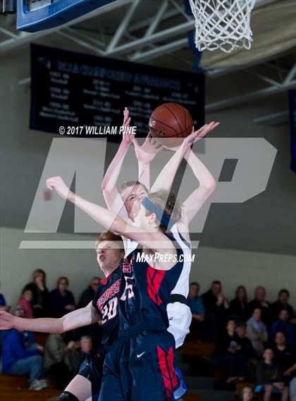 Thumbnail 3 in Millbrook vs. Tri-Valley (Section 9 Class C Final) photogallery.