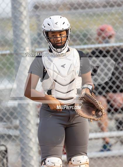 Thumbnail 1 in Skutt Catholic vs. Fremont photogallery.