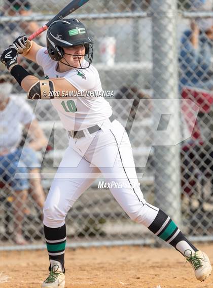 Thumbnail 3 in Skutt Catholic vs. Fremont photogallery.