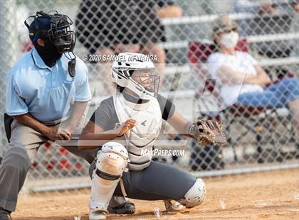 Thumbnail 3 in Skutt Catholic vs. Fremont photogallery.
