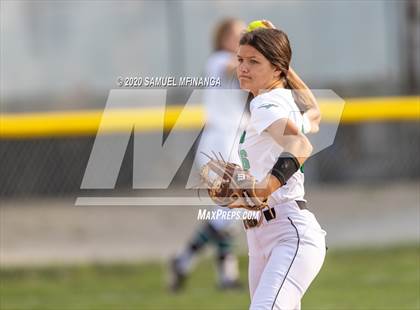 Thumbnail 3 in Skutt Catholic vs. Fremont photogallery.