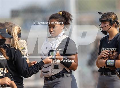 Thumbnail 1 in Skutt Catholic vs. Fremont photogallery.