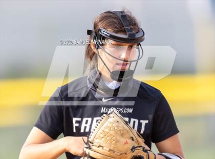 Thumbnail 2 in Skutt Catholic vs. Fremont photogallery.