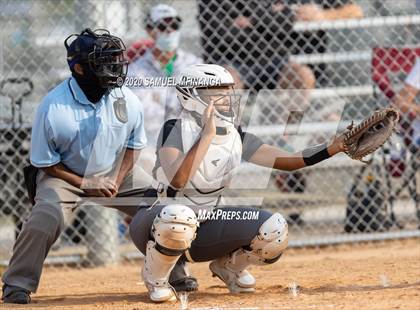 Thumbnail 2 in Skutt Catholic vs. Fremont photogallery.