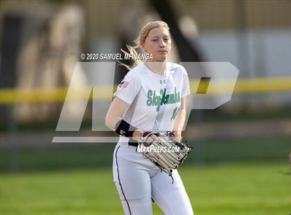 Thumbnail 2 in Skutt Catholic vs. Fremont photogallery.