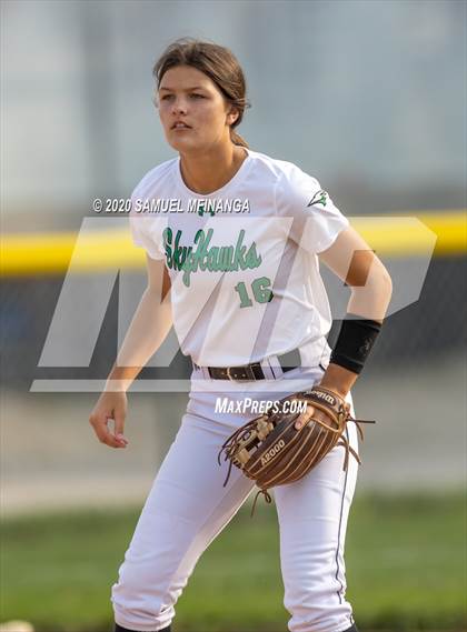 Thumbnail 2 in Skutt Catholic vs. Fremont photogallery.