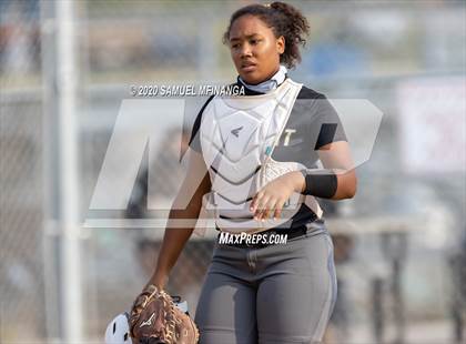 Thumbnail 3 in Skutt Catholic vs. Fremont photogallery.