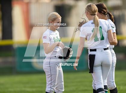 Thumbnail 2 in Skutt Catholic vs. Fremont photogallery.