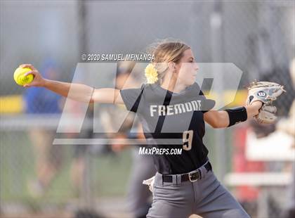 Thumbnail 1 in Skutt Catholic vs. Fremont photogallery.
