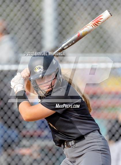 Thumbnail 1 in Skutt Catholic vs. Fremont photogallery.