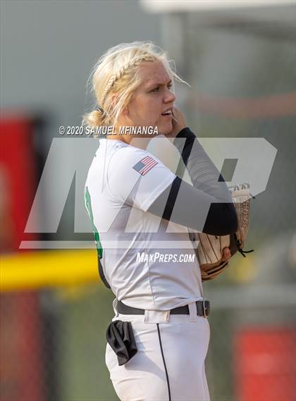 Thumbnail 1 in Skutt Catholic vs. Fremont photogallery.