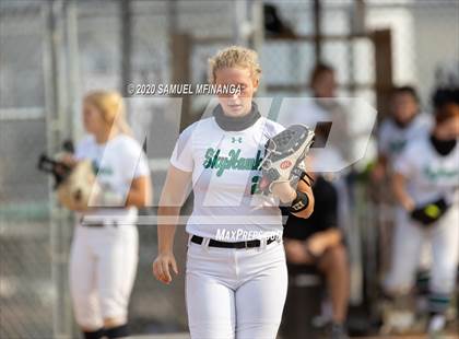Thumbnail 2 in Skutt Catholic vs. Fremont photogallery.