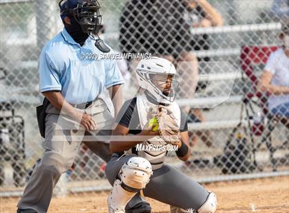 Thumbnail 3 in Skutt Catholic vs. Fremont photogallery.