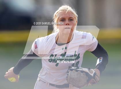 Thumbnail 1 in Skutt Catholic vs. Fremont photogallery.