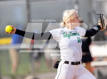 Thumbnail 3 in Skutt Catholic vs. Fremont photogallery.