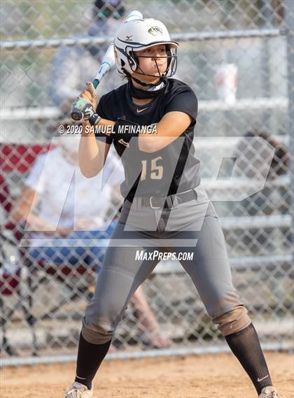 Thumbnail 3 in Skutt Catholic vs. Fremont photogallery.