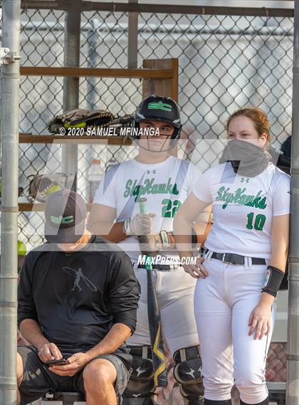Thumbnail 1 in Skutt Catholic vs. Fremont photogallery.