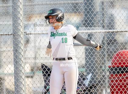 Thumbnail 2 in Skutt Catholic vs. Fremont photogallery.
