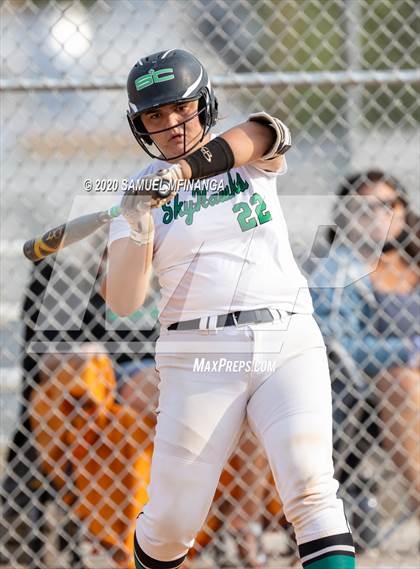 Thumbnail 2 in Skutt Catholic vs. Fremont photogallery.