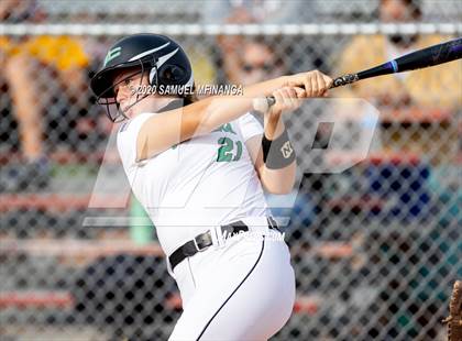 Thumbnail 2 in Skutt Catholic vs. Fremont photogallery.