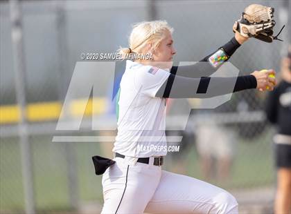 Thumbnail 1 in Skutt Catholic vs. Fremont photogallery.