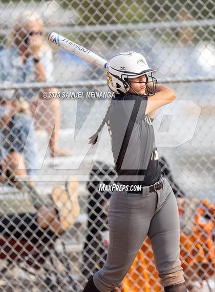 Thumbnail 2 in Skutt Catholic vs. Fremont photogallery.