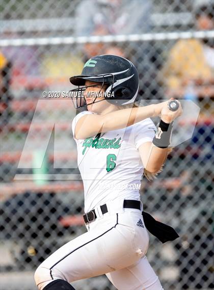 Thumbnail 3 in Skutt Catholic vs. Fremont photogallery.