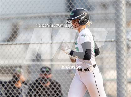 Thumbnail 2 in Skutt Catholic vs. Fremont photogallery.