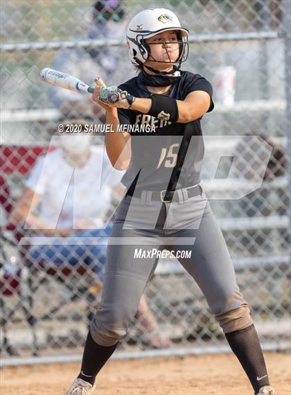 Thumbnail 2 in Skutt Catholic vs. Fremont photogallery.