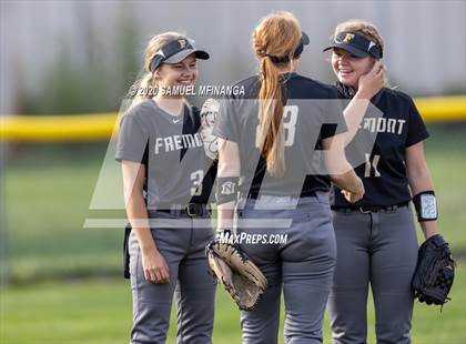 Thumbnail 1 in Skutt Catholic vs. Fremont photogallery.