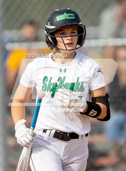 Thumbnail 3 in Skutt Catholic vs. Fremont photogallery.