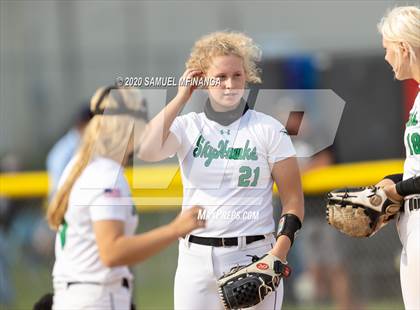 Thumbnail 3 in Skutt Catholic vs. Fremont photogallery.