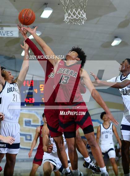 Thumbnail 2 in JSerra Catholic vs. St. John Bosco photogallery.