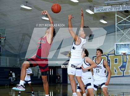 Thumbnail 2 in JSerra Catholic vs. St. John Bosco photogallery.