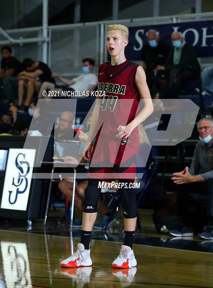 Thumbnail 2 in JSerra Catholic vs. St. John Bosco photogallery.