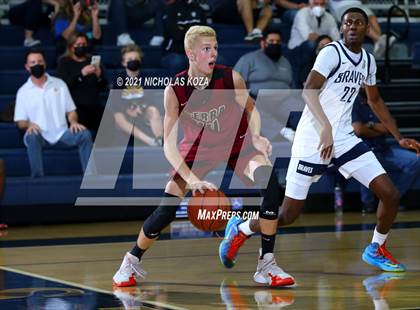 Thumbnail 2 in JSerra Catholic vs. St. John Bosco photogallery.