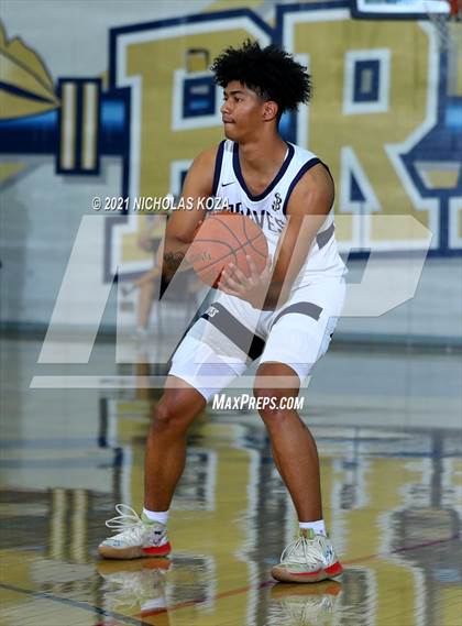 Thumbnail 2 in JSerra Catholic vs. St. John Bosco photogallery.