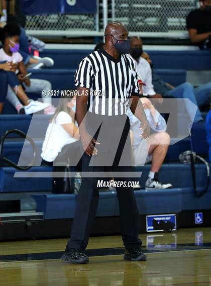 Thumbnail 1 in JSerra Catholic vs. St. John Bosco photogallery.