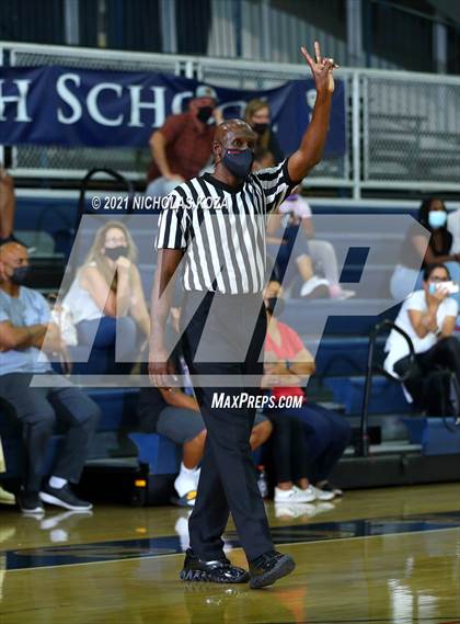 Thumbnail 1 in JSerra Catholic vs. St. John Bosco photogallery.