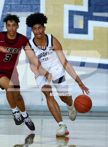 Thumbnail 2 in JSerra Catholic vs. St. John Bosco photogallery.