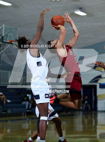 Thumbnail 3 in JSerra Catholic vs. St. John Bosco photogallery.