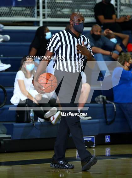 Thumbnail 3 in JSerra Catholic vs. St. John Bosco photogallery.