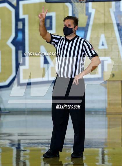 Thumbnail 2 in JSerra Catholic vs. St. John Bosco photogallery.