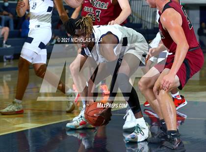 Thumbnail 3 in JSerra Catholic vs. St. John Bosco photogallery.