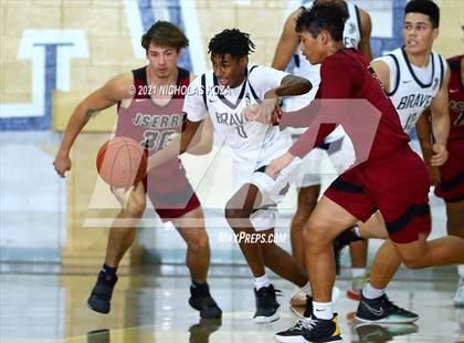 Thumbnail 2 in JSerra Catholic vs. St. John Bosco photogallery.