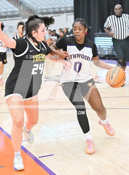 Thumbnail 1 in Skyridge vs. Lynwood (Section 7) photogallery.