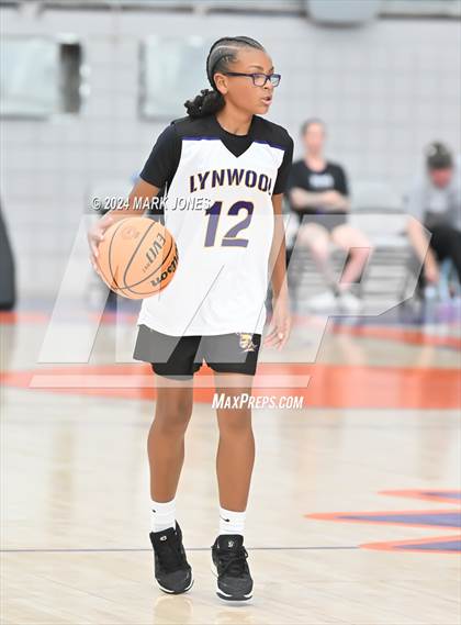 Thumbnail 1 in Skyridge vs. Lynwood (Section 7) photogallery.