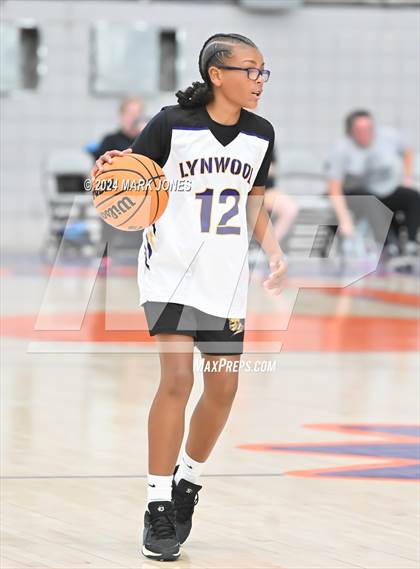 Thumbnail 3 in Skyridge vs. Lynwood (Section 7) photogallery.
